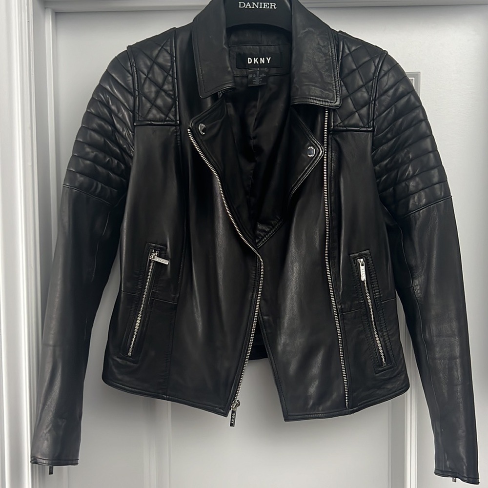 DKNY - Leather Jacket size XS